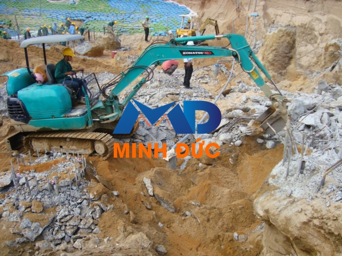 Đào móng nhà là công đoạn không thể thiếu trong việc xây dựng nhà